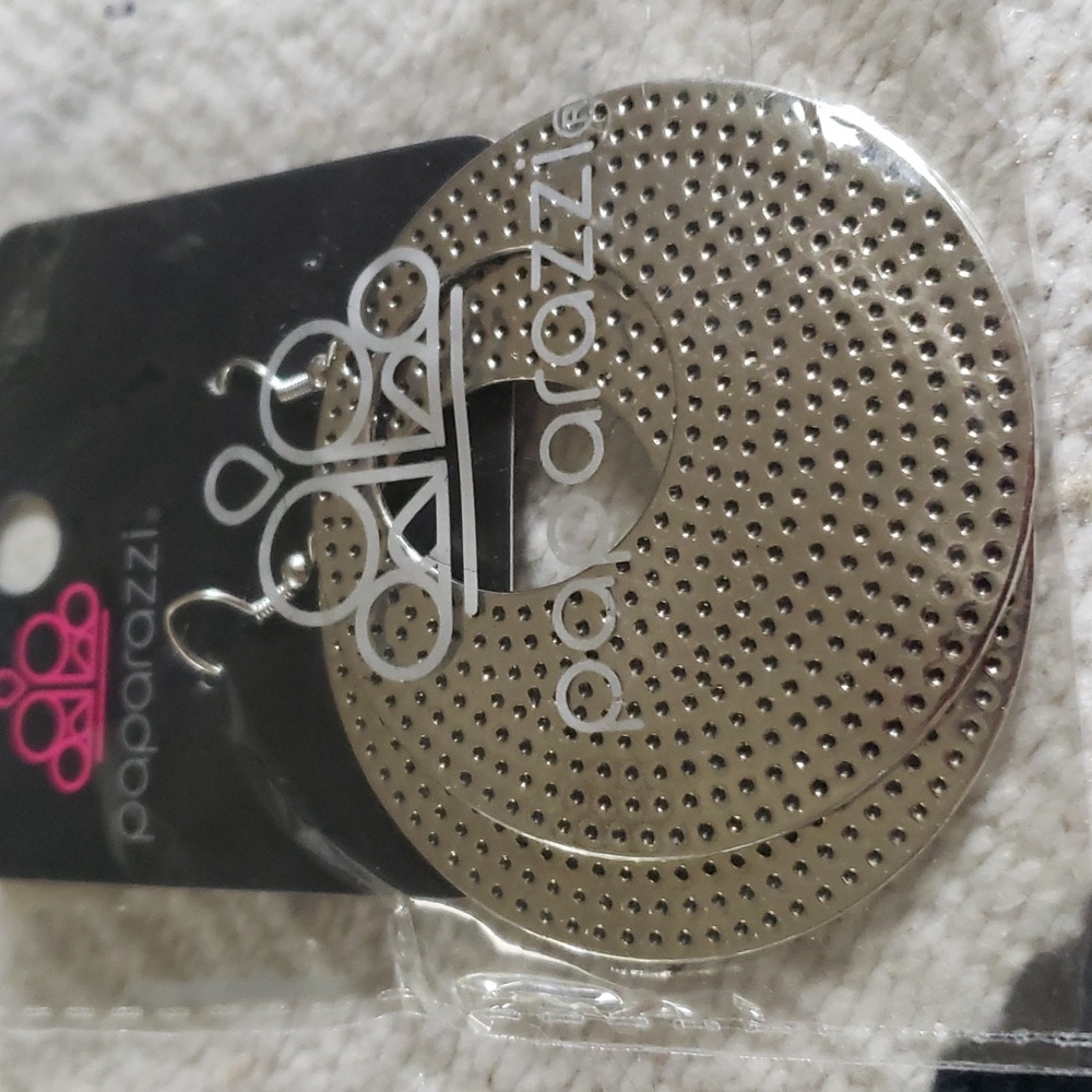 Paparazzi "Dotted Delicacy" Silver-tone Hoop style earrings NWT (BIN 008)